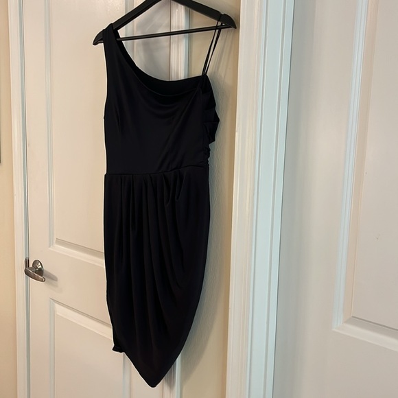 ✨ Y2K One Shoulder Embellished Mini Handkerchief Dress, Circa 2008 Size: M - Picture 17 of 17